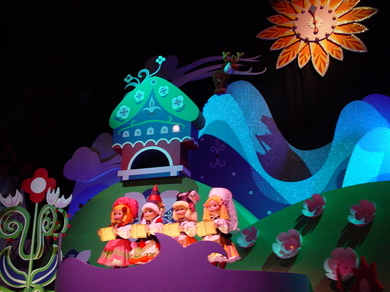 070409_small_world1.jpg