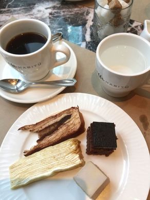 habitu_cakes.jpg